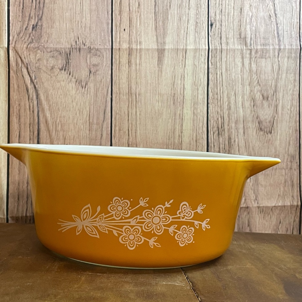 Pyrex Golden Butterfly Casserole Bowl #475-B